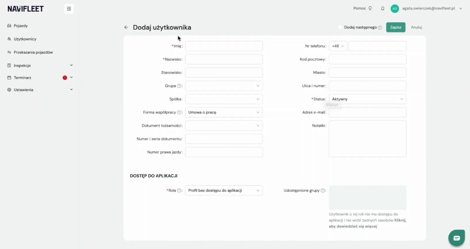 Adding users manually – screenshot of the Navifleet app